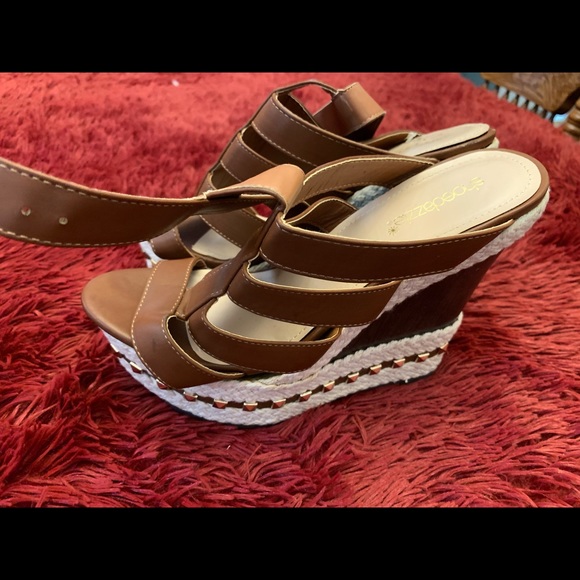 Shoes - Picture 2 of 5